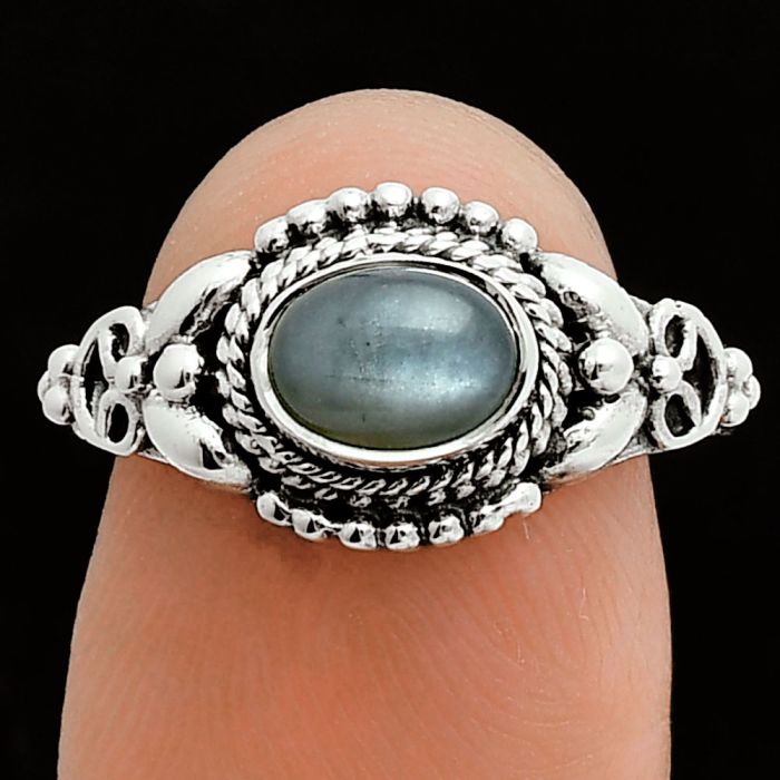 Gray Moonstone Ring size-7.5 EXR06217 R-1286, 7x5 mm