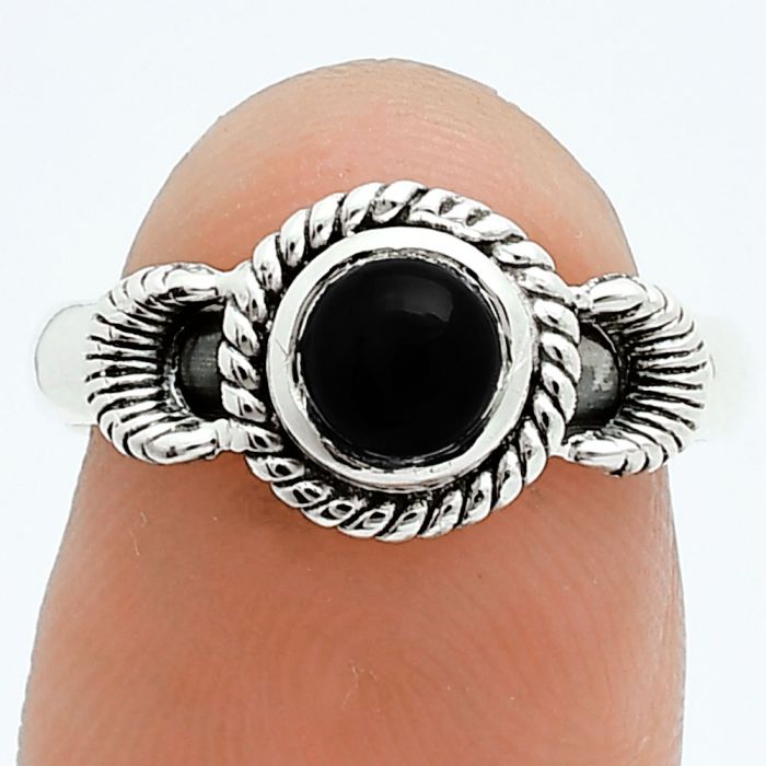 Black Onyx Ring size-7 EXR06219 R-1733, 6x6 mm