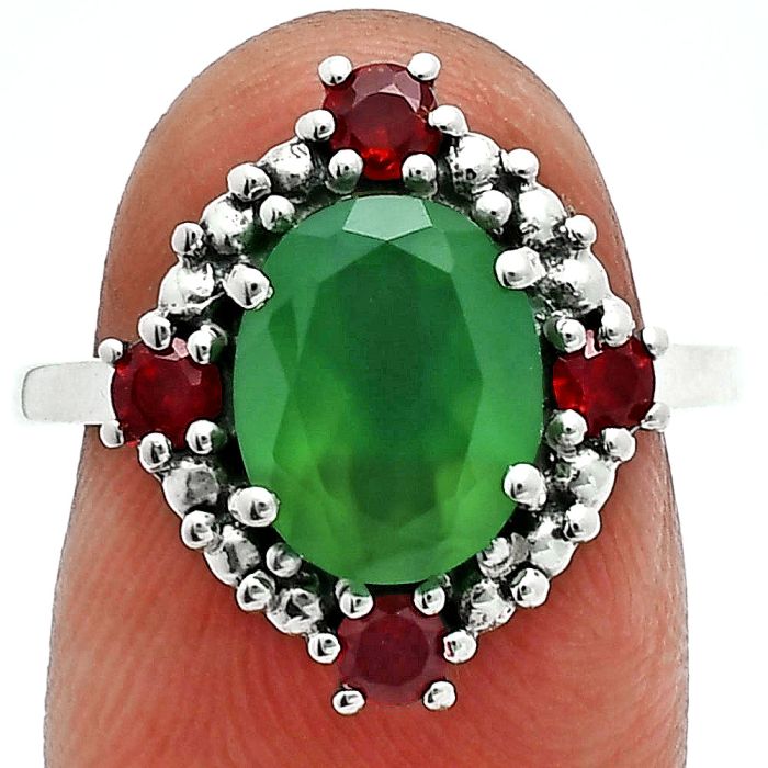 Green Onyx and Garnet Ring size-7.5 EXR06338 R-1017, 8x10 mm