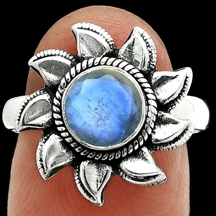 Faceted Rainbow Moonstone Ring size-8 EXR06359 R-1617, 7x7 mm