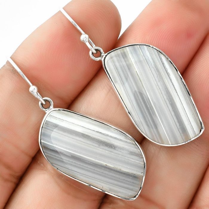 Natural Banded Onyx Earrings SDE68749 E-1001, 14x26 mm