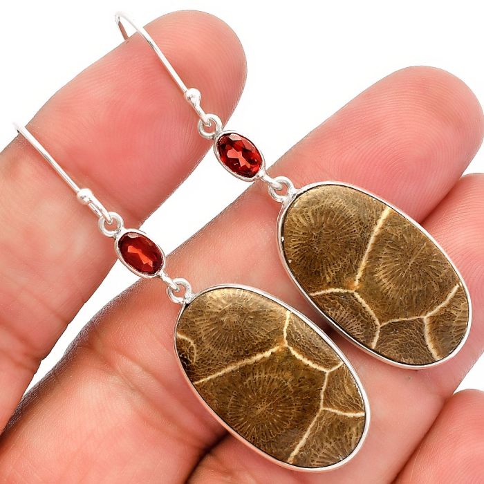 Flower Fossil Coral and Garnet Earrings SDE82200 E-1002, 15x25 mm