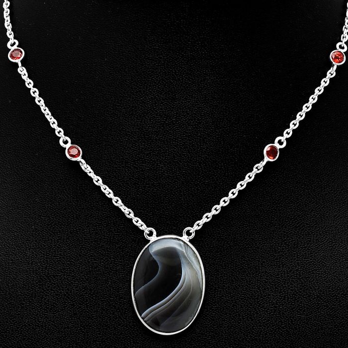 Banded Onyx and Garnet Necklace SDN1899 N-1012, 18x25 mm