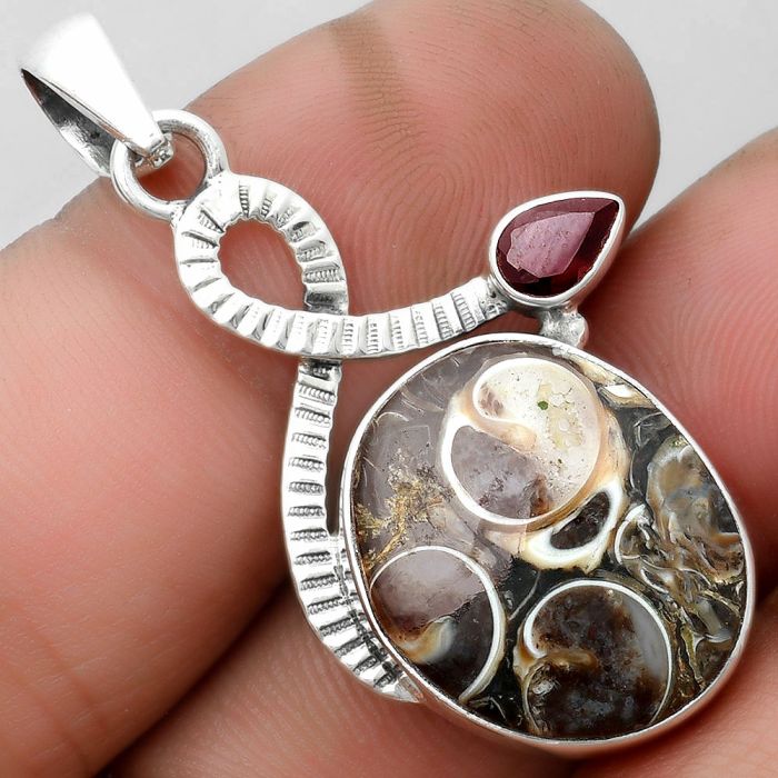 Natural Turtella Jasper - USA & Garnet Pendant SDP104197 P-1111, 16x19 mm