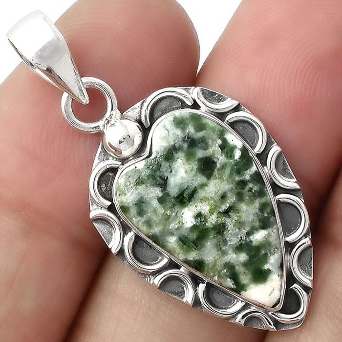 Valentine Gift Heart Natural Dioptase Pendant SDP104884 P-1242, 12x20 mm