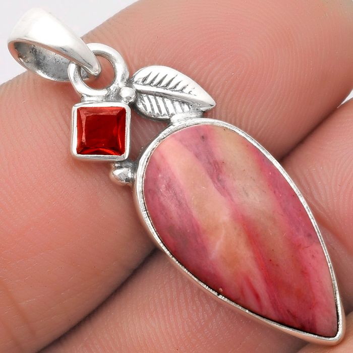 Natural Pink Tulip Quartz & Garnet Pendant SDP110032 P-1652, 12x22 mm