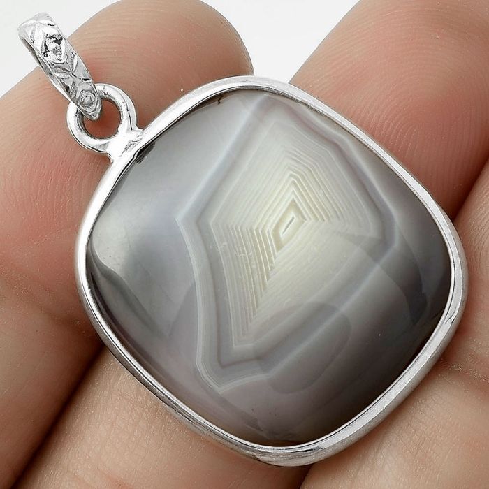 Natural Banded Onyx Pendant SDP118326 P-1001, 21x23 mm