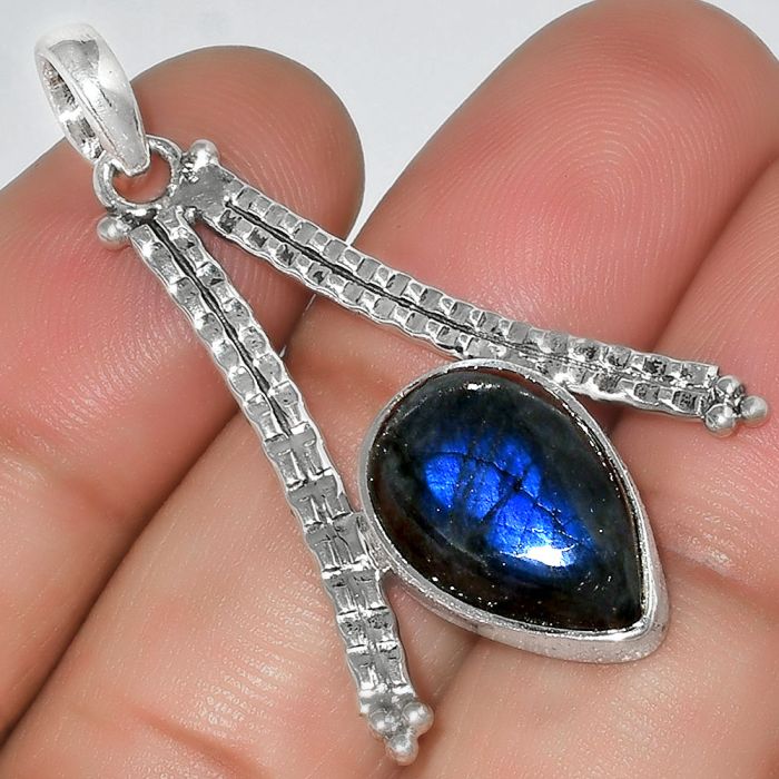 Blue Fire Labradorite - Madagascar Pendant SDP125897 P-1034, 11x16 mm