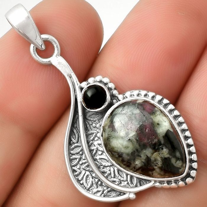 Natural Russian Eudialyte & Black Onyx Pendant SDP126531 P-1467, 12x16 mm