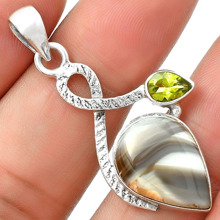 Natural Banded Onyx & Peridot Pendant SDP127427 P-1111, 13x18 mm