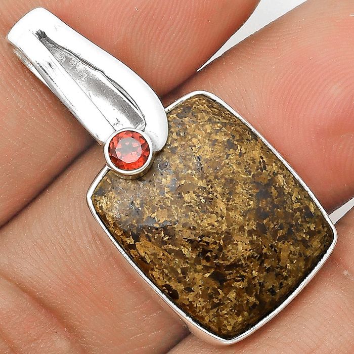 Natural Bronzite & Garnet Pendant SDP136181 P-1606, 17x21 mm