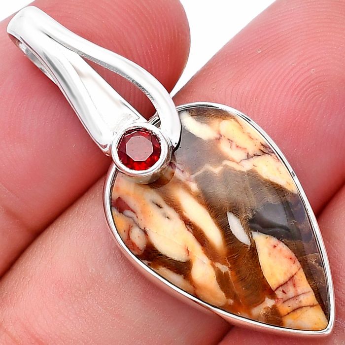 Peanut Wood and Garnet Pendant SDP144279 P-1251, 15x22 mm