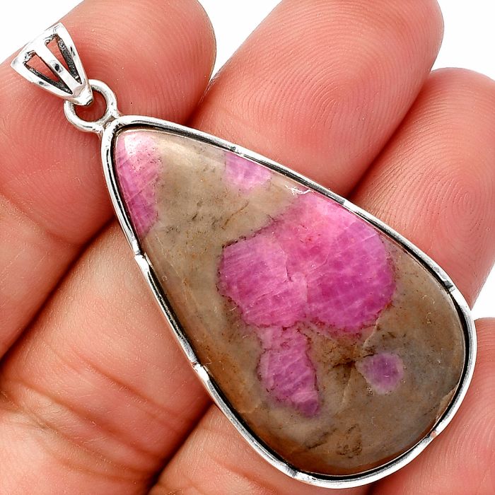 Ruby In Feldspar Pendant SDP146987 P-1310, 21x38 mm