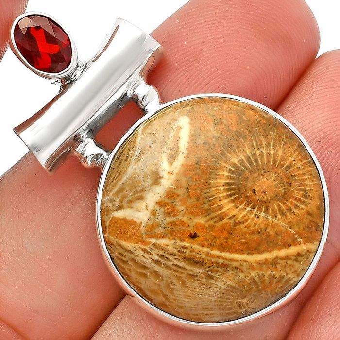 Flower Fossil Coral and Garnet Pendant SDP147160 P-1279, 22x22 mm