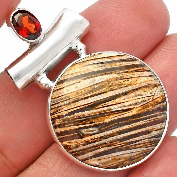 Stick Agate and Garnet Pendant SDP147184 P-1279, 23x23 mm