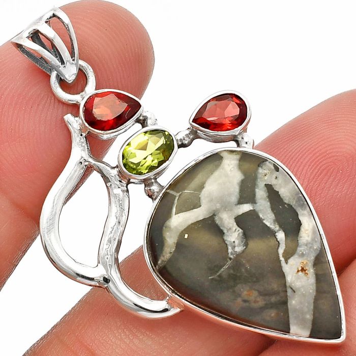 Black Septarian, Peridot & Garnet Pendant SDP147325 P-1290, 17x23 mm