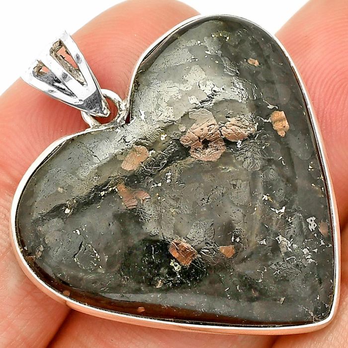 Heart - Nuummite Pendant SDP149898 P-1043, 30x31 mm