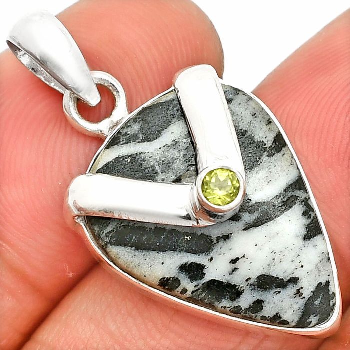 White Buffalo Turquoise and Peridot Pendant SDP150774 P-1735, 16x21 mm