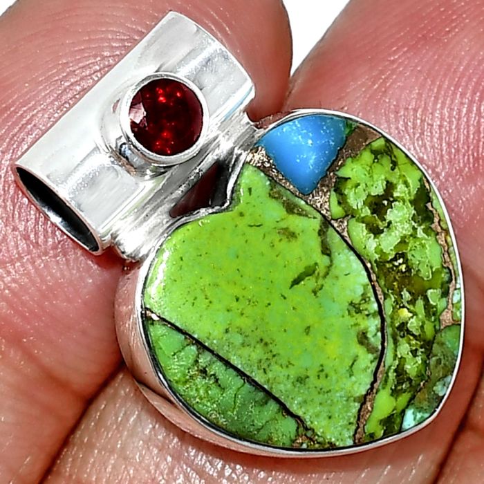 Heart - Blue Turquoise In Green Mohave and Garnet Pendant SDP151733 P-1300, 17x17 mm