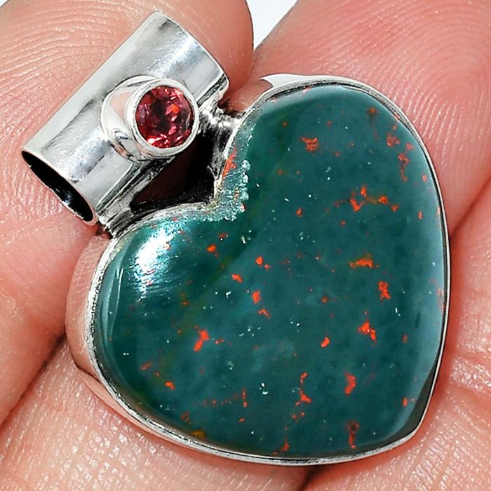 Heart - Blood Stone and Garnet Pendant SDP151870 P-1300, 22x24 mm