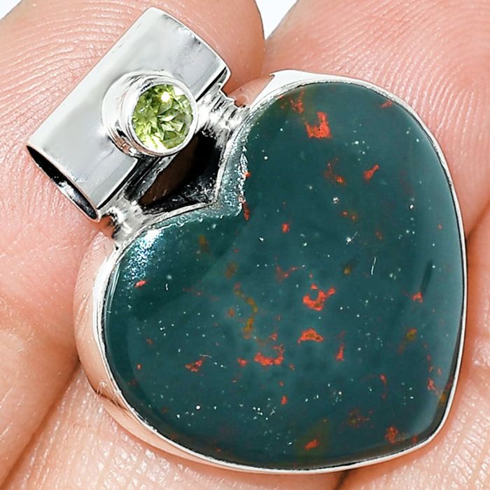 Heart - Blood Stone and Peridot Pendant SDP151884 P-1300, 23x24 mm