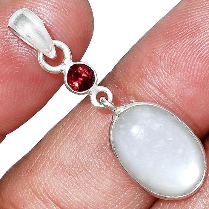 Srilankan Moonstone and Garnet Pendant SDP152597 P-1098, 10x14 mm