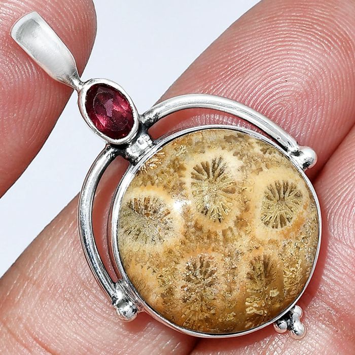 Flower Fossil Coral and Garnet Pendant SDP152622 P-1175, 19x19 mm