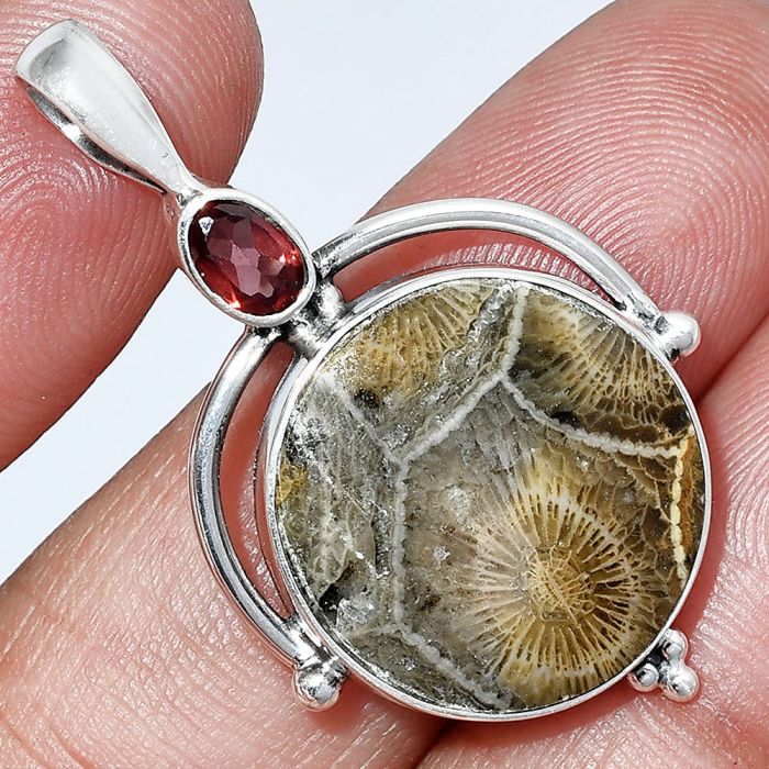 Flower Fossil Coral and Garnet Pendant SDP152627 P-1175, 19x19 mm