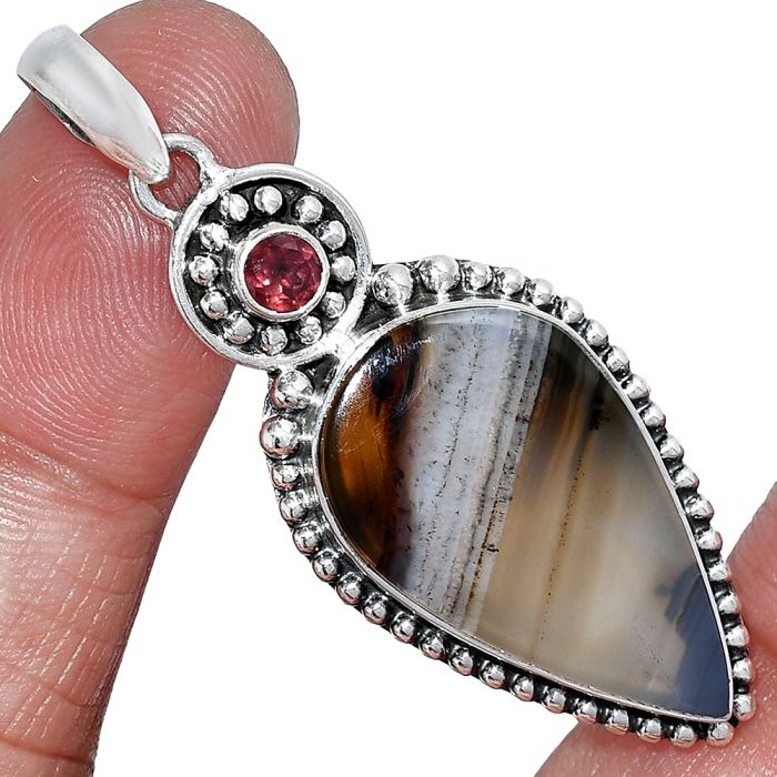 Montana Agate and Garnet Pendant SDP152846 P-1500, 15x26 mm