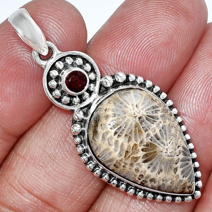 Flower Fossil Coral and Garnet Pendant SDP152878 P-1500, 15x22 mm