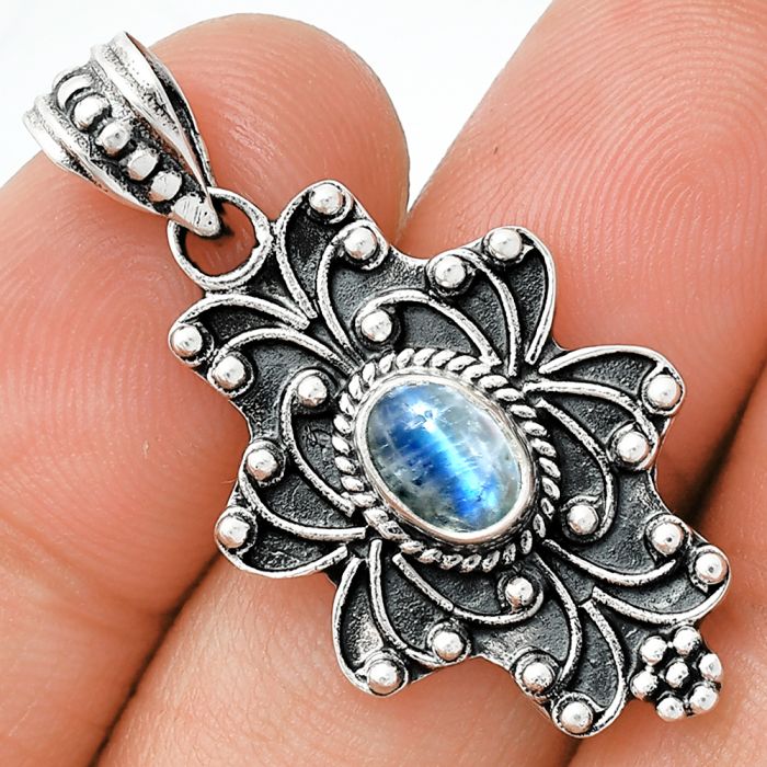 Rainbow Moonstone Pendant SDP153117 P-1558, 7x5 mm