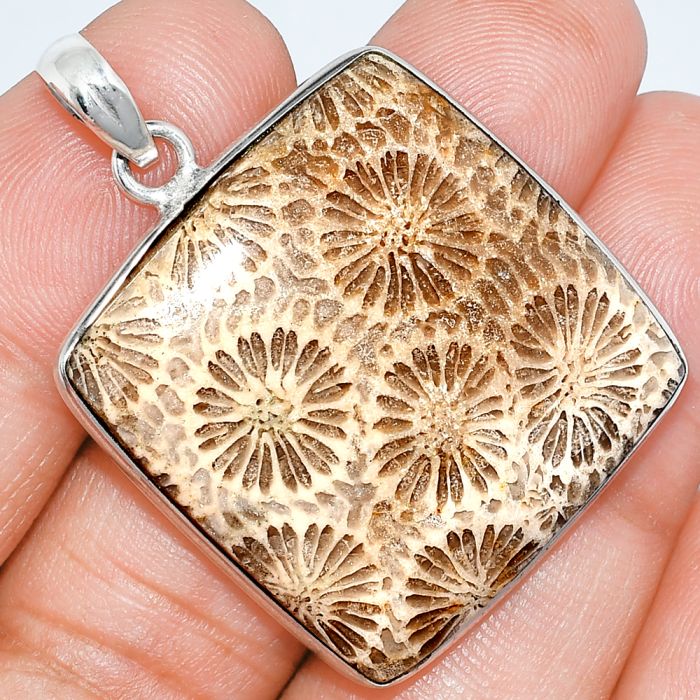 Flower Fossil Coral Pendant SDP153334 P-1001, 29x29 mm