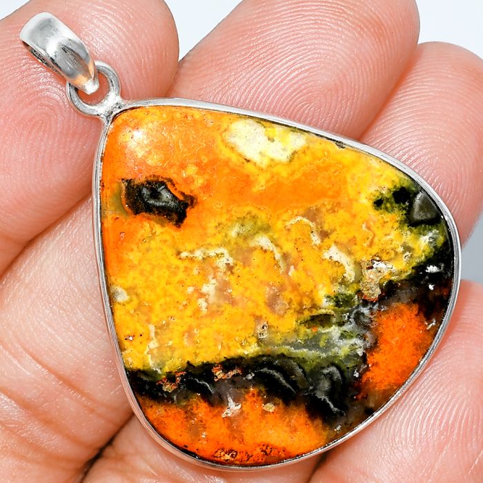 Indonesian Bumble Bee Pendant SDP153576 P-1001, 21x35 mm