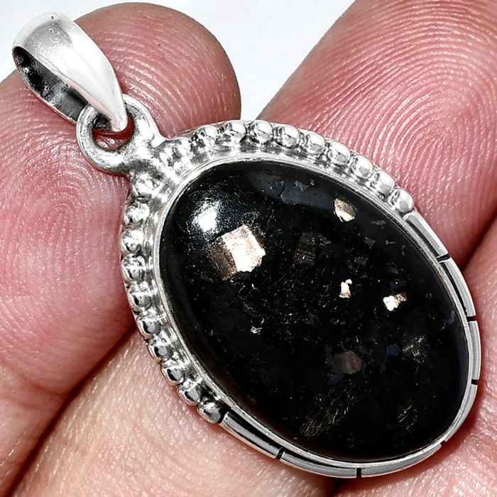 Nuummite Pendant SDP153836 P-1058, 15x23 mm