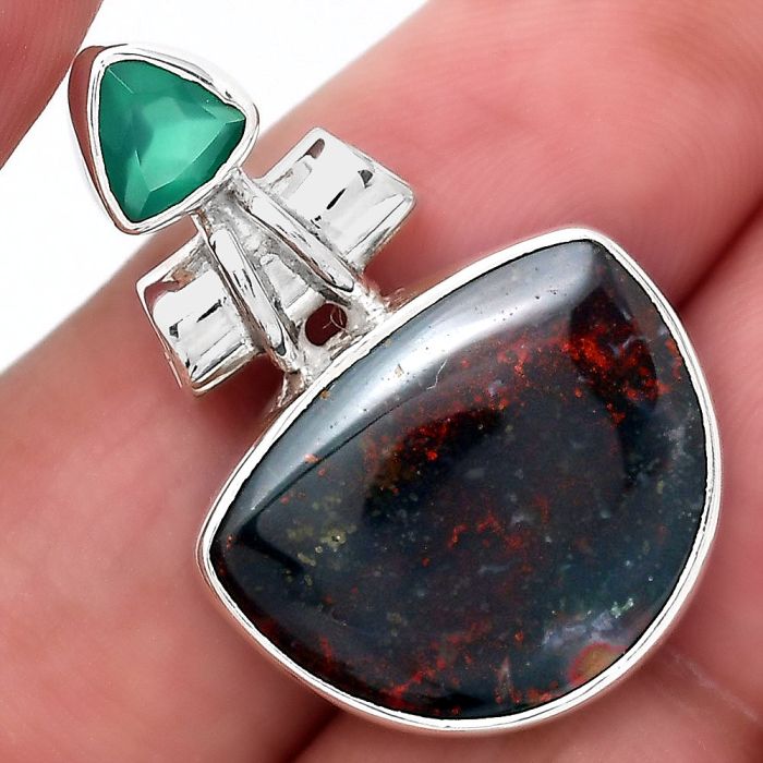 Blood Stone - India and Green Onyx Pendant SDP85867 P-1159, 15x19 mm