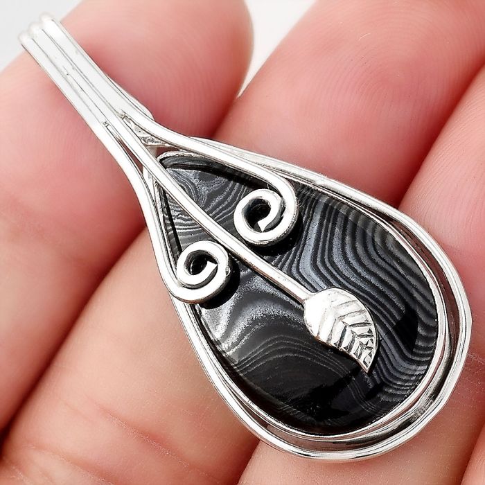 Leaf - Crown Of Silver Psilomelane - Black Malachite Pendant SDP90047 P-1643, 16x27 mm