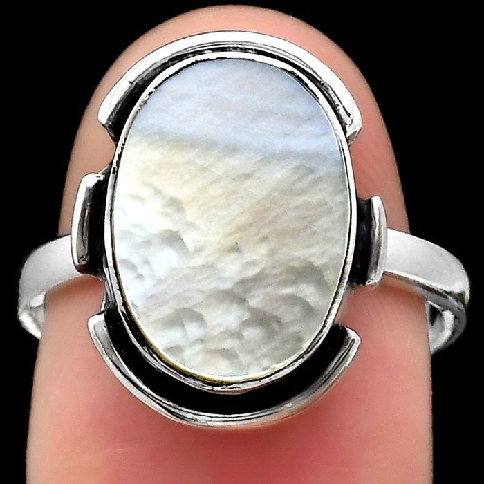 Natural Mother Of Pearl Ring size-7 SDR121493 R-1211, 10x14 mm