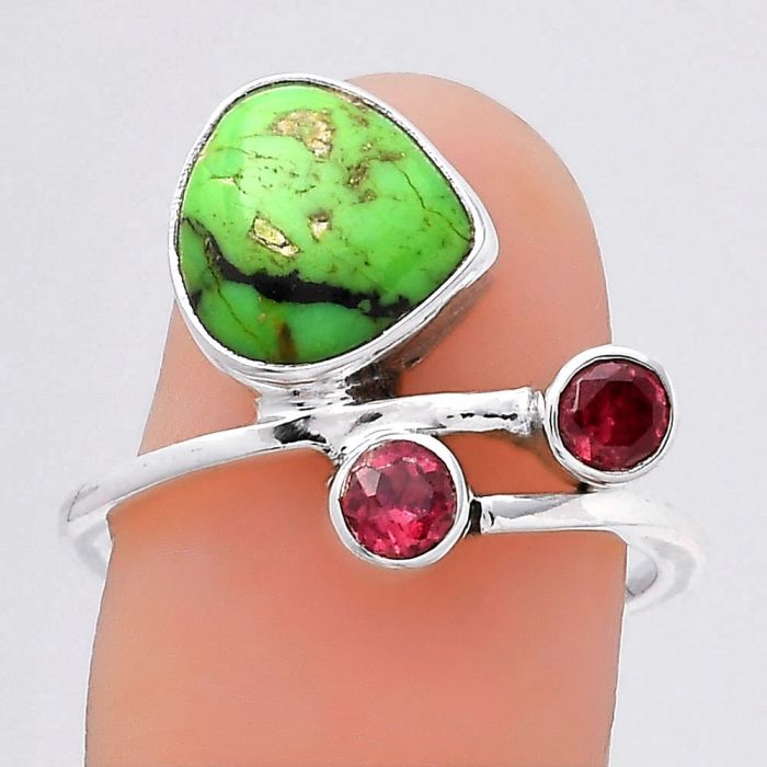 Green Matrix Turquoise and Garnet Ring size-7.5 SDR136191 R-1237, 10x10 mm