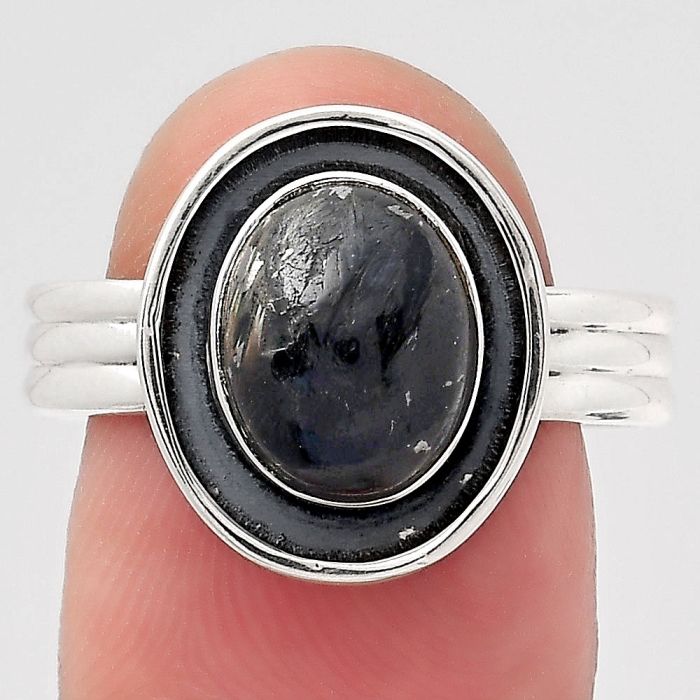 Natural Nuummite Ring size-9 SDR138867 R-1468, 8x10 mm