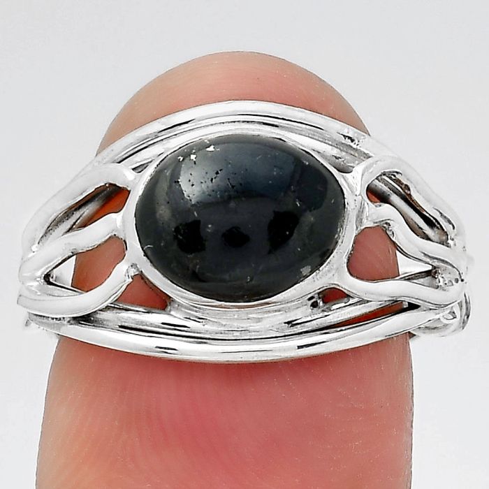 Natural Nuummite Ring size-8 SDR145499 R-1330, 8x10 mm