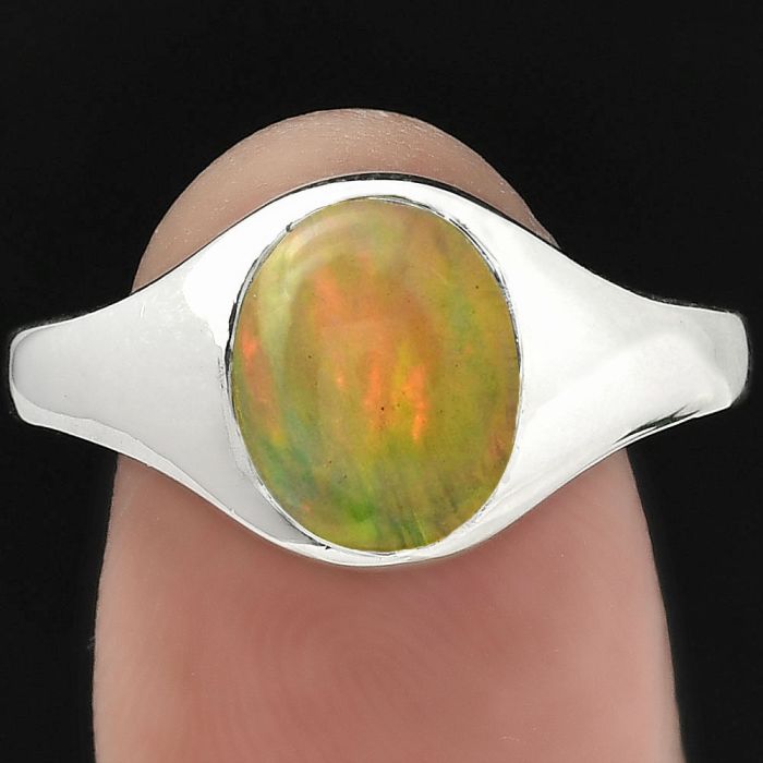 Natural Ethiopian Opal Ring size-7 SDR151428 R-1115, 8x10 mm