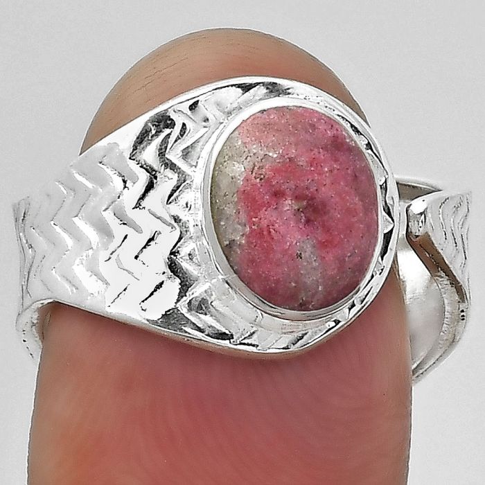 Adjustable - Pink Thulite - Norway Ring size-7.5 SDR152437 R-1381, 7x9 mm