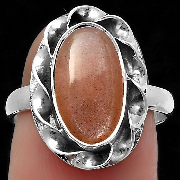 Natural Peach Moonstone Ring size-7.5 SDR159860 R-1083, 7x14 mm