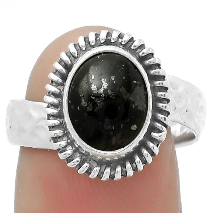 Natural Nuummite Ring size-8 SDR167855 R-1279, 8x10 mm