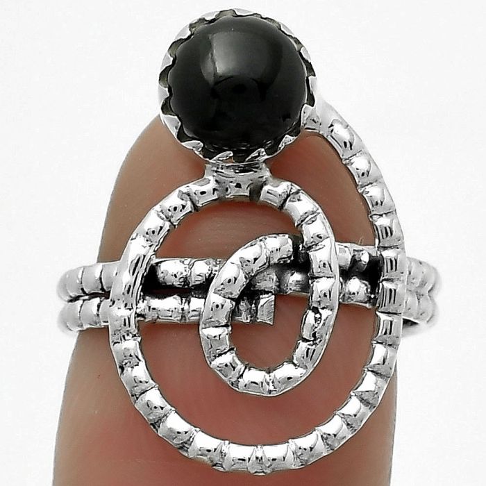 Spiral - Natural Black Onyx - Brazil Ring size-7.5 SDR172578 R-1456, 7x7 mm