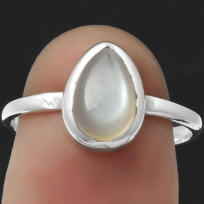 Natural Srilankan Moonstone Ring size-7.5 SDR179242 R-1004, 6x9 mm