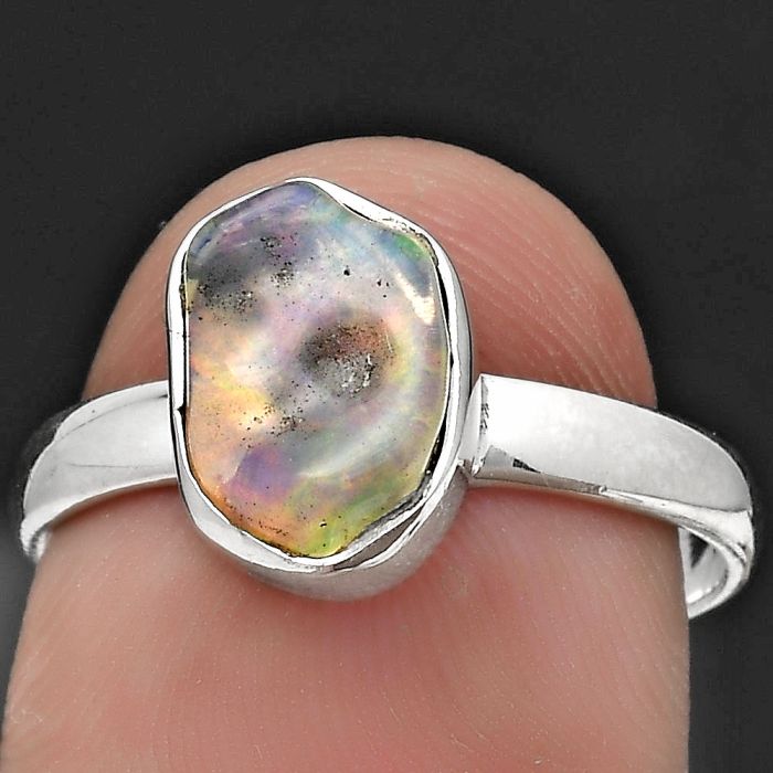 Natural Ethiopian Opal Rough Ring size-8.5 SDR183884 R-1001, 7x10 mm