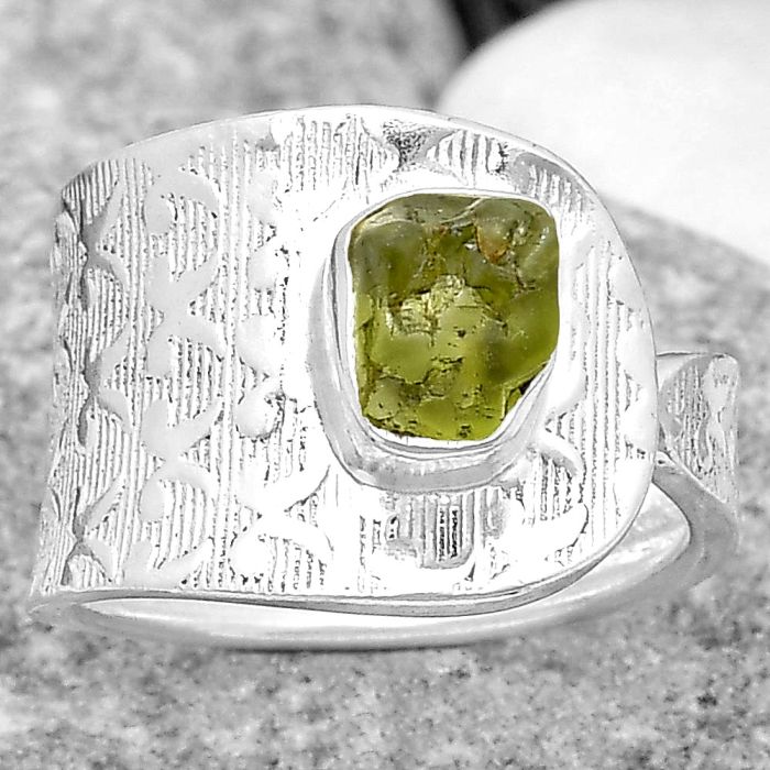 Adjustable - Natural Peridot Rough Ring size-6 SDR187075 R-1319, 5x7 mm