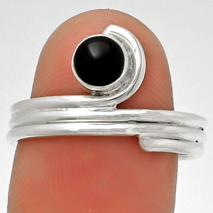 Natural Black Onyx - Brazil Ring size-8 SDR190411 R-1604, 5x5 mm