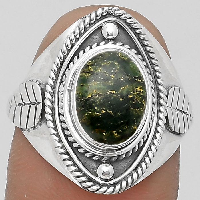 Natural Green Fuchsite Ring size-8 SDR200039 R-1258, 7x10 mm